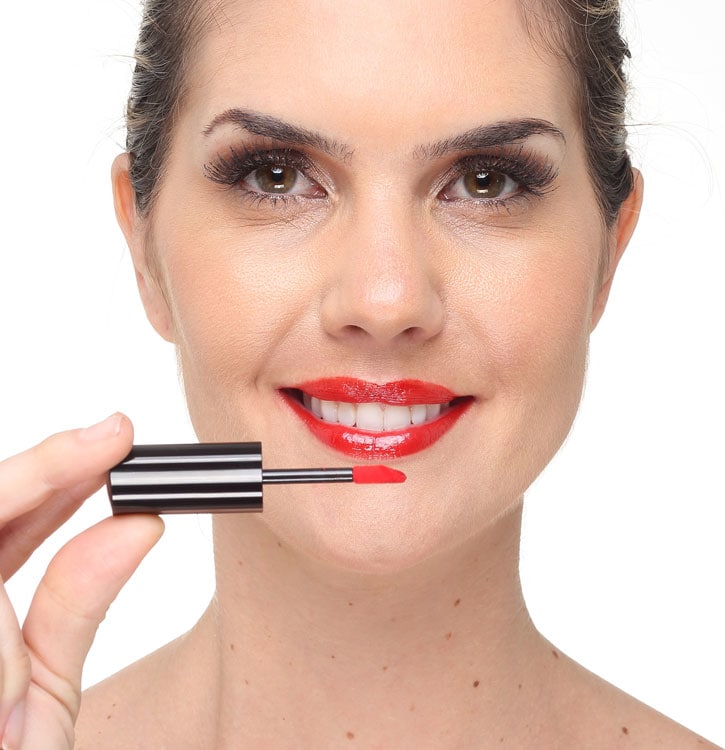 Shiseido Lacquer Rouge RD413 Sanguine - Batom Líquido Espelhado 6ml