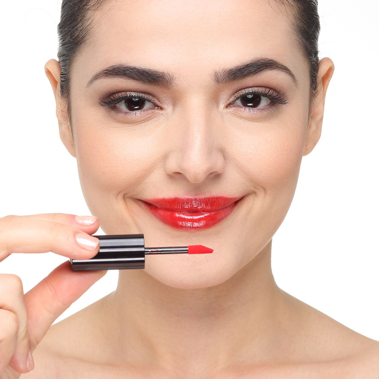 Shiseido Lacquer Rouge RD413 Sanguine - Batom Líquido Espelhado 6ml
