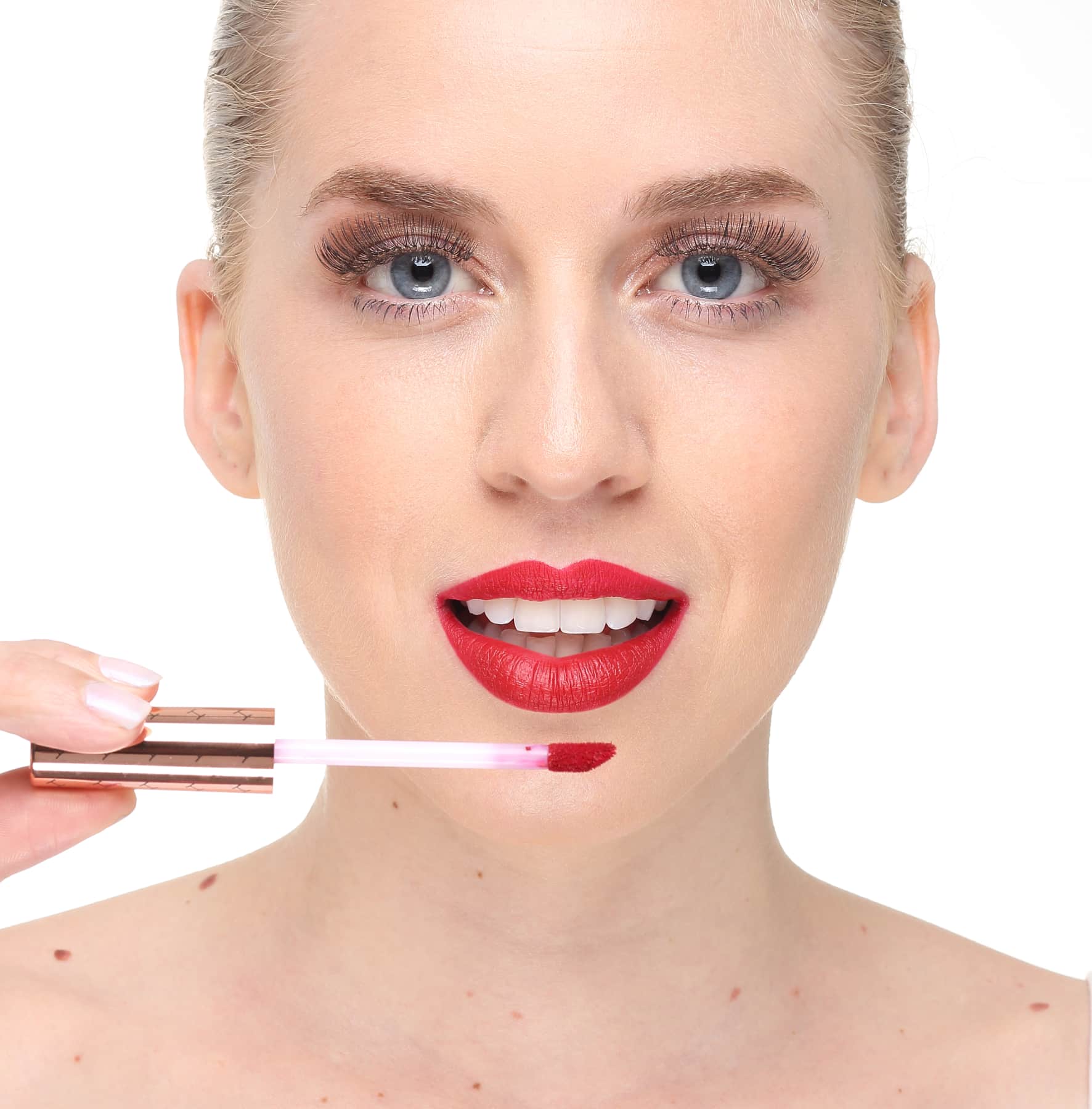 Hot MakeUp Kiss Me More KL10 Runway - Batom Líquido Matte 2,2g